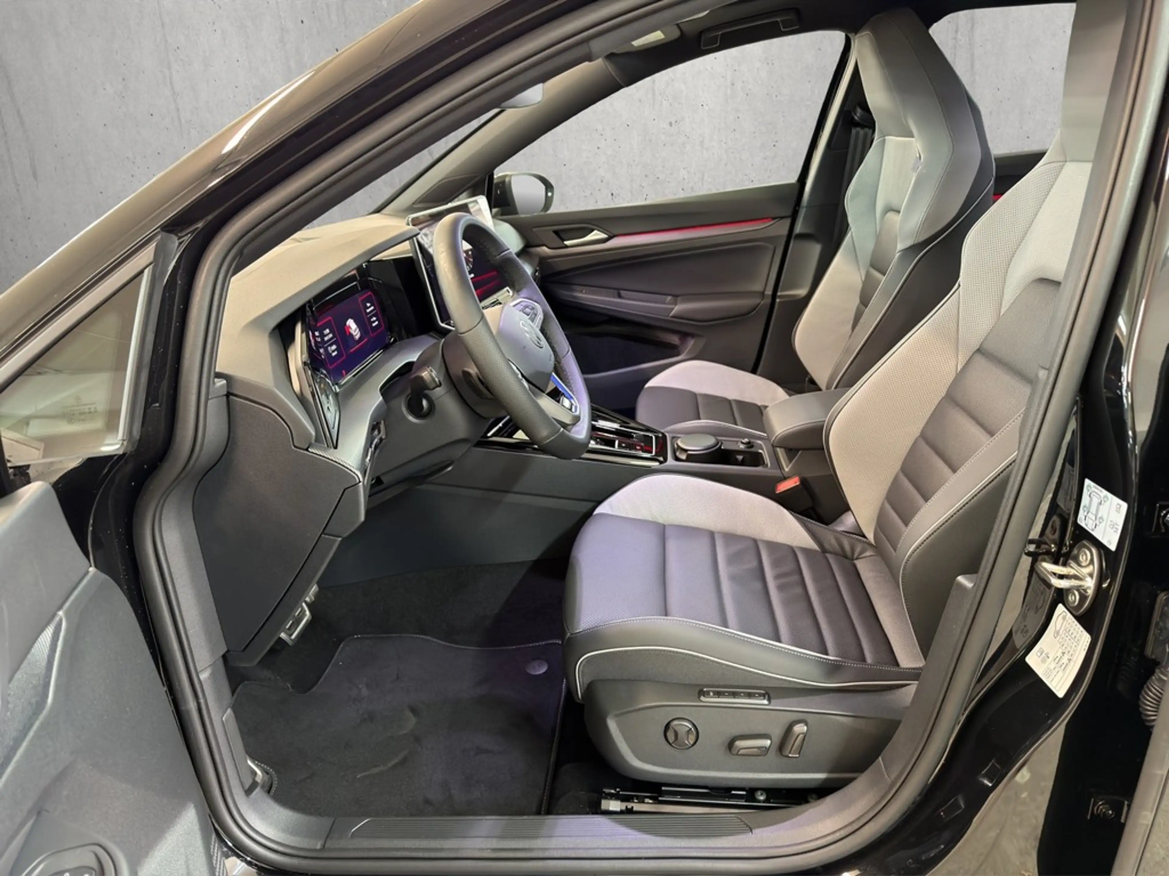 Volkswagen Golf GTE 1.5 eHybrid DSG PANO/AHK/ACC/IQ.LIGHT — photo 9