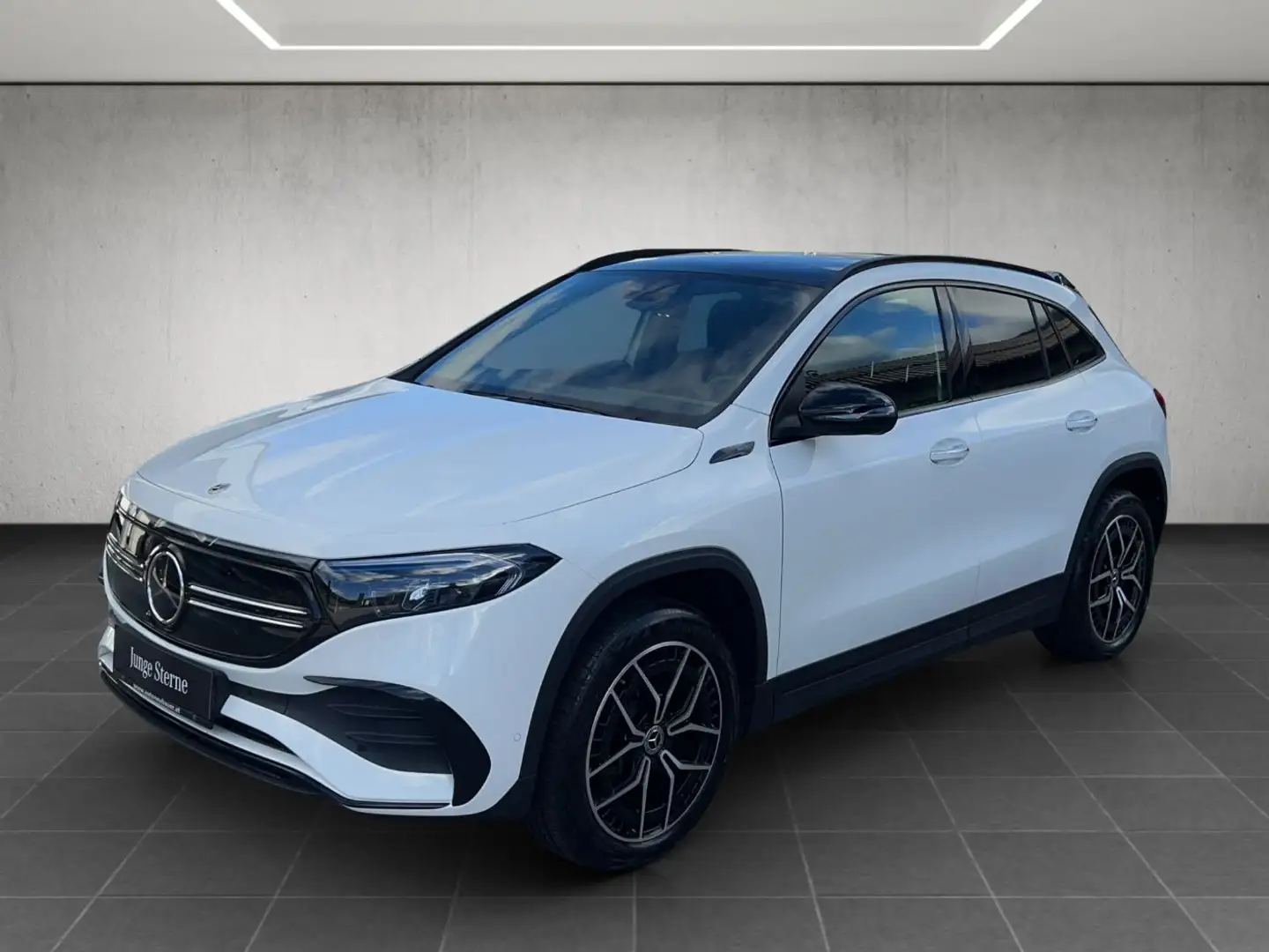 Mercedes-Benz EQA 300 4MATIC FAP RKam Klima Shz Ambi eHeck AMG Weiß - 1