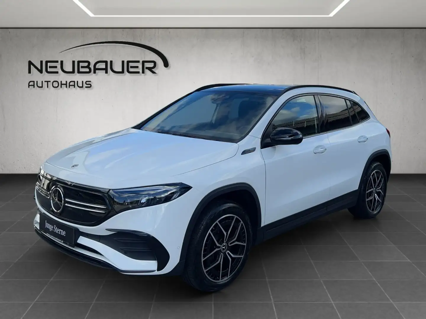 Mercedes-Benz EQA 300 4MATIC FAP RKam Klima Shz Ambi eHeck AMG Weiß - 2