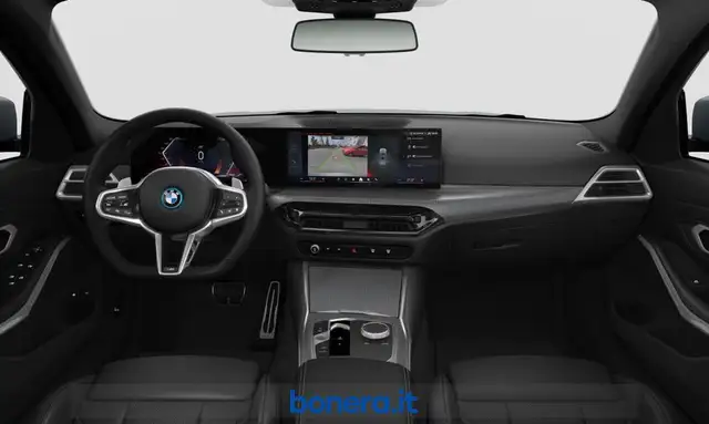 BMW 3 Series view 3
