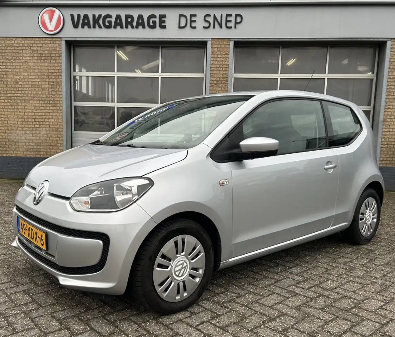 Volkswagen up! Lease 130,-- p/m Airco cruis navigatie elektrische Gris - 1