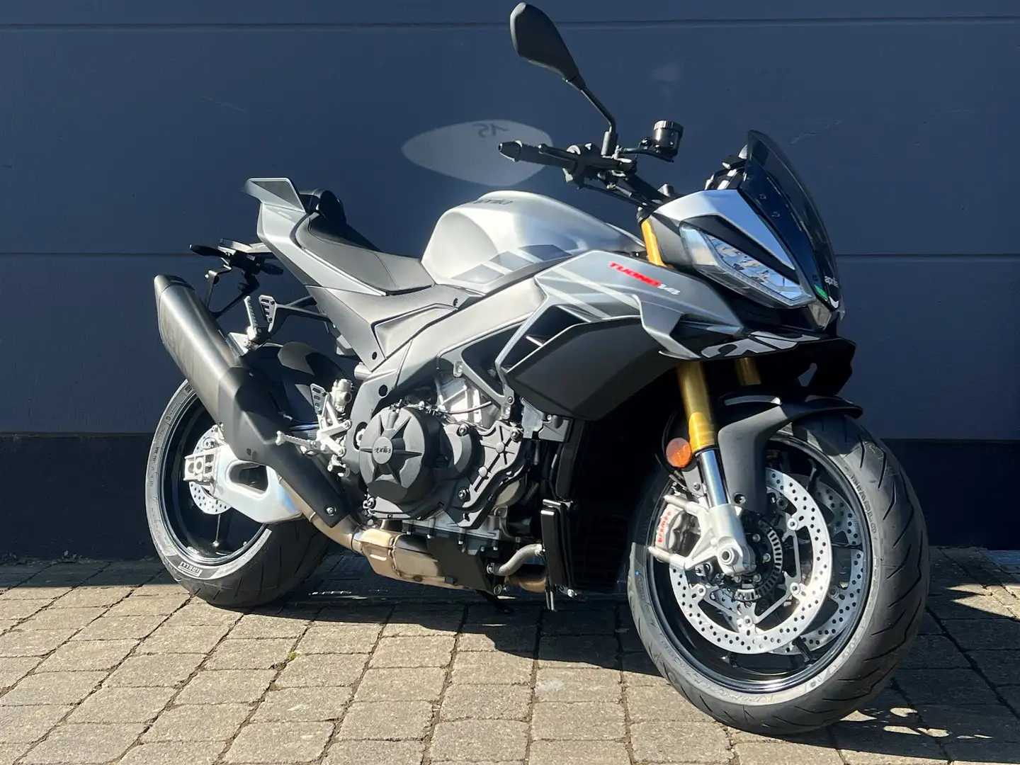 Aprilia Tuono Modell 2025!!! inkl. Inzahlungnahmeprämie Argintiu - 2