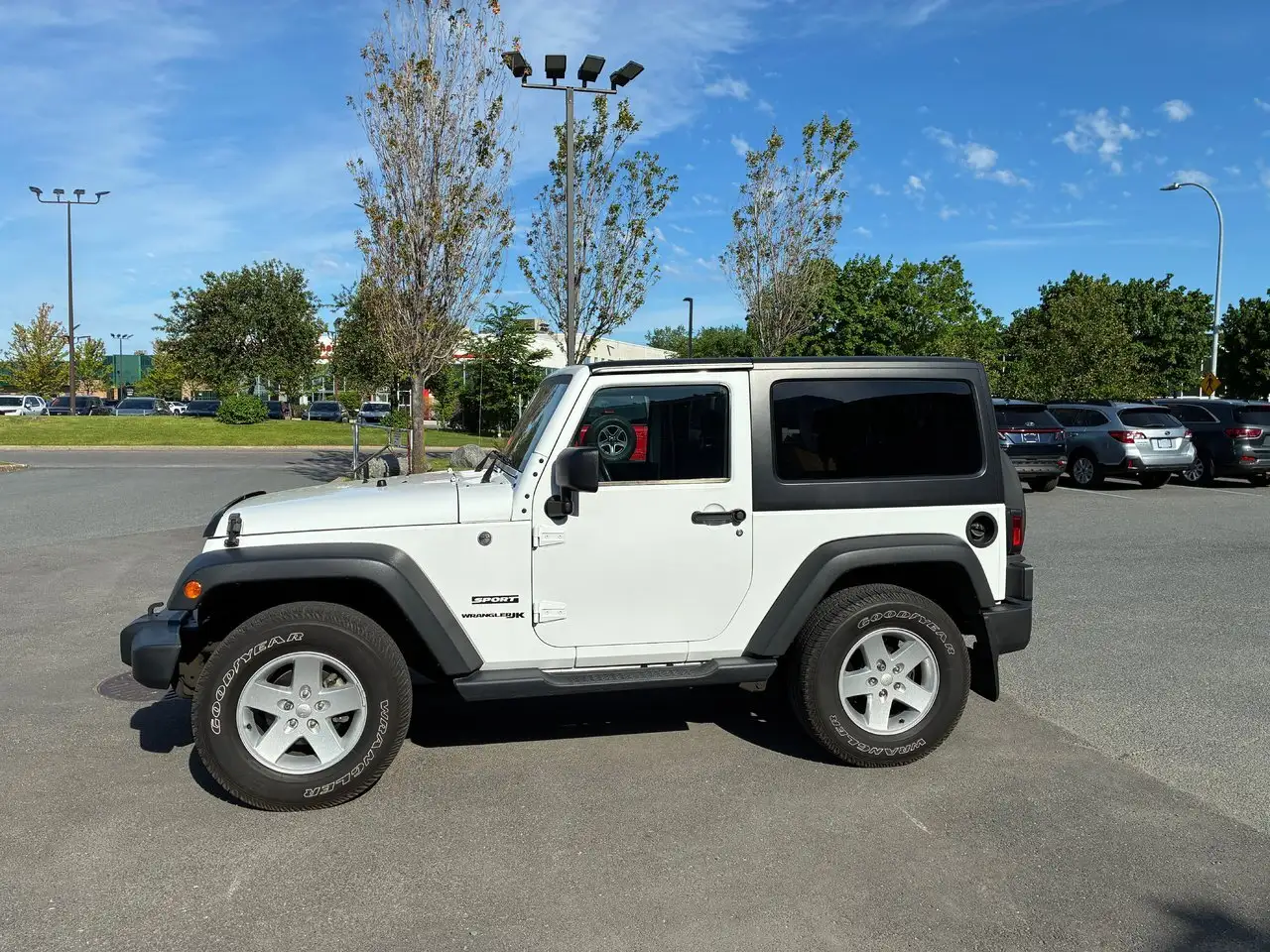Jeep Wrangler снимка Jeep Wrangler