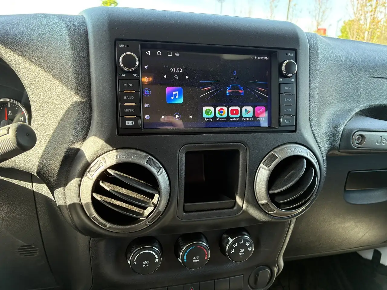 Jeep Wrangler снимка Jeep Wrangler