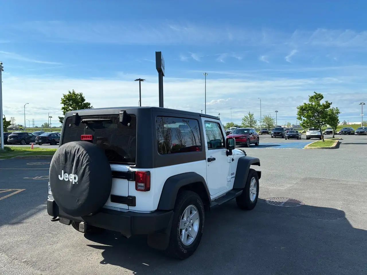 Jeep Wrangler снимка Jeep Wrangler