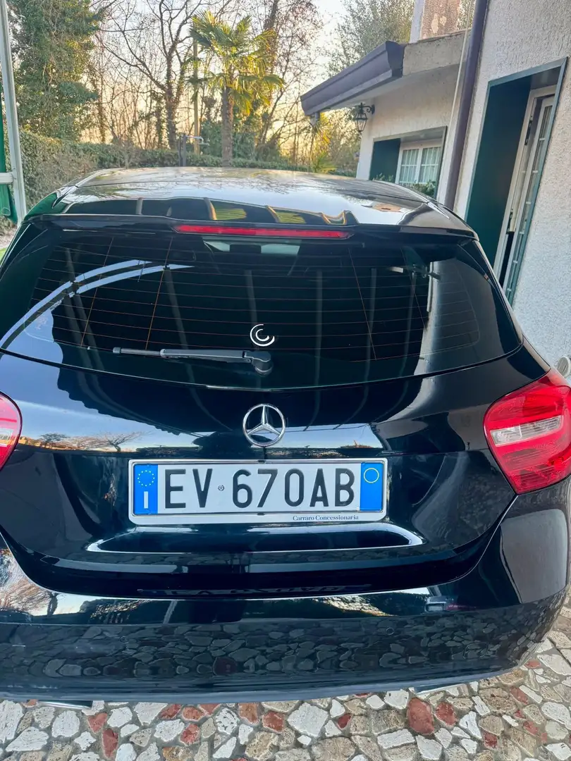 Mercedes-Benz 180 CDI Noir - 2