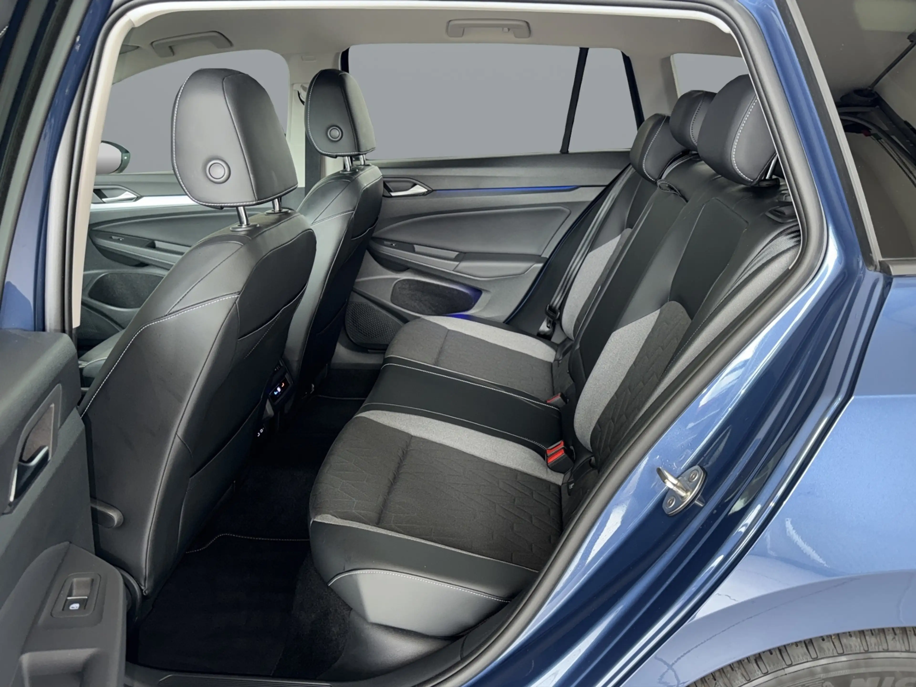 Volkswagen Golf Variant 1.5 eTSI Goal LED+/AHK/360°/Navi/ACC — photo 13