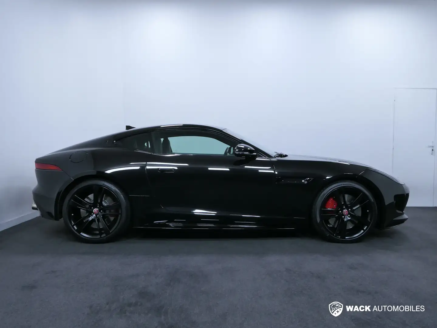 Jaguar F-Type F-TYPE R V8 5.0L 550 CV AWD / PREMIÈRE MAIN Noir - 2