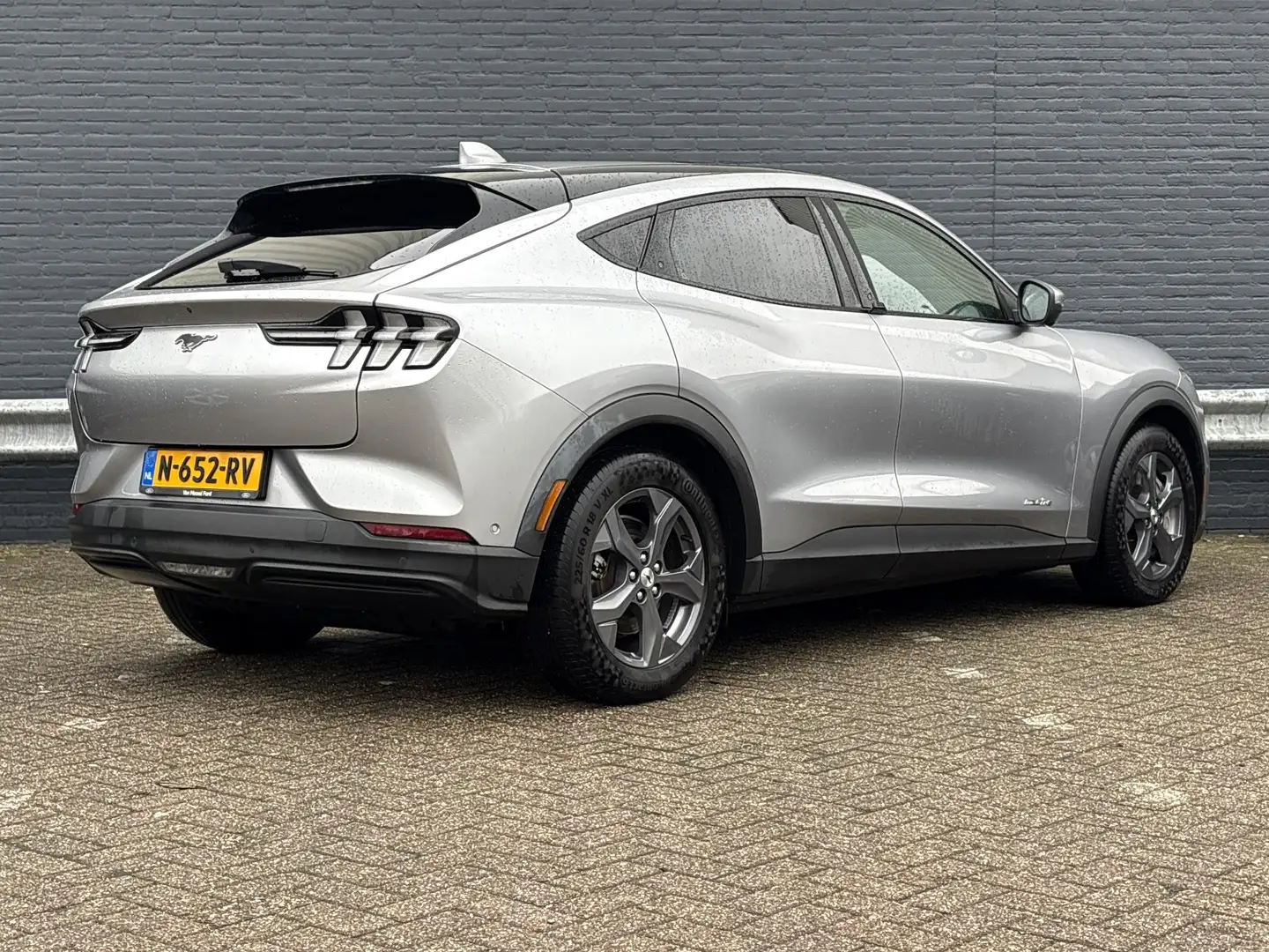 Ford Mustang Mach-E RWD 75 kWh | € 14.450,- NETTO! | Gris - 2