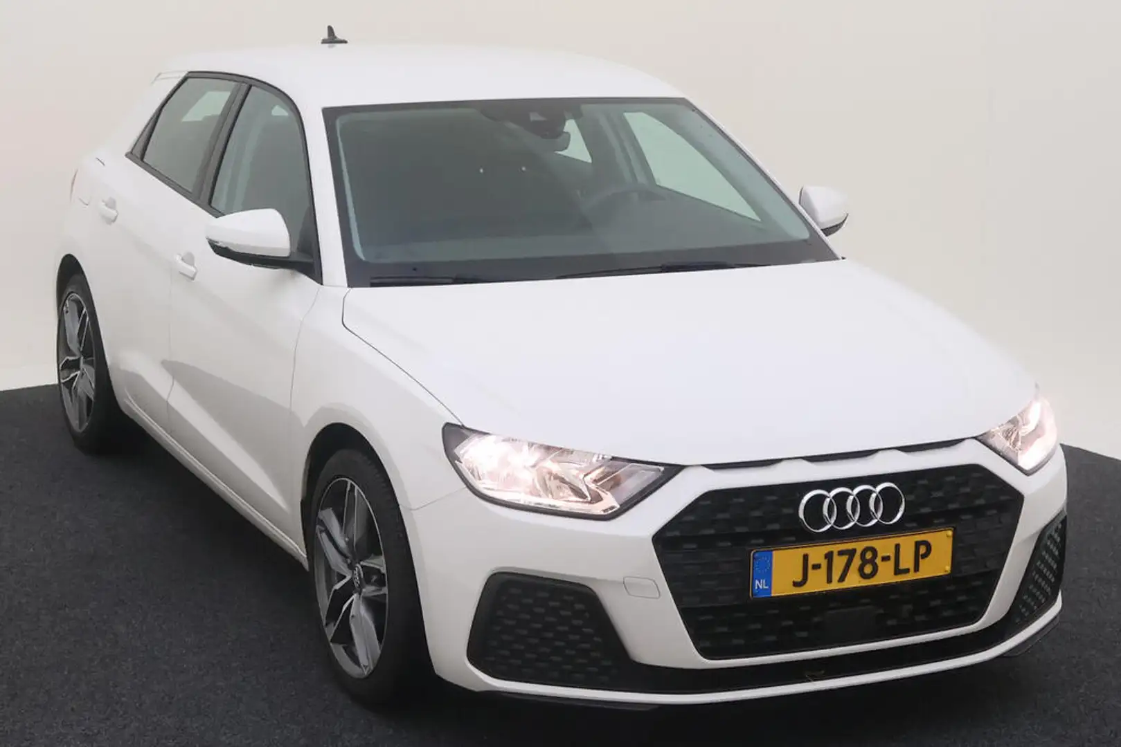 Audi A1 Sportback 25 TFSI 96pk / Airco / DAB / l.m. velgen Wit - 2