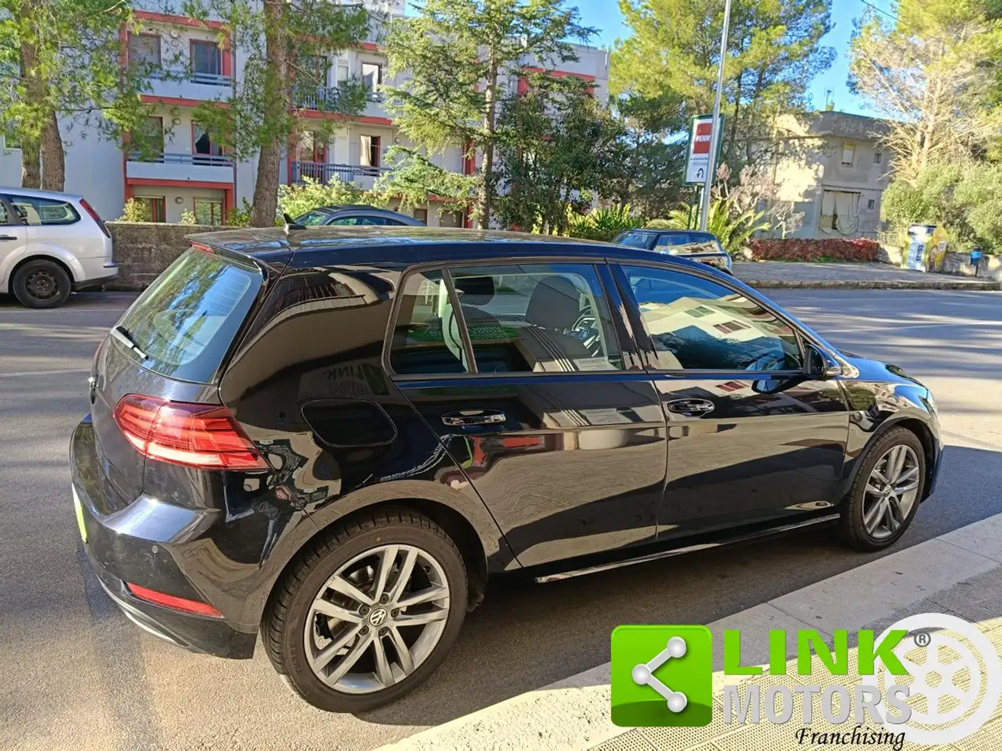 Volkswagen Golf 1.4 TGI DSG 5p. Executive BlueMotion NEOPATENTATI Nero - 2