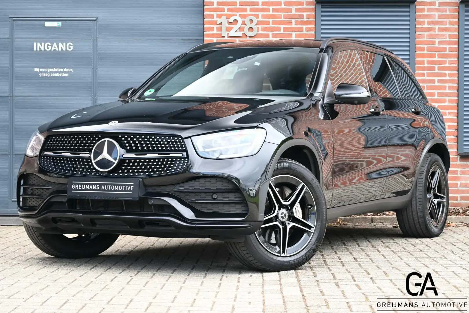 Mercedes-Benz GLC 300 300e 4MATIC|AMG|TREKHAAK|BURMESTER| Zwart - 1