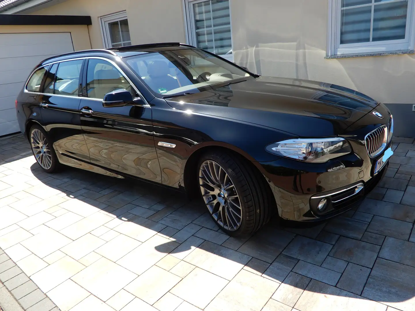 BMW 528 5er 528i Touring Aut. Luxury Line, Pano, 20 Zoll Czarny - 2