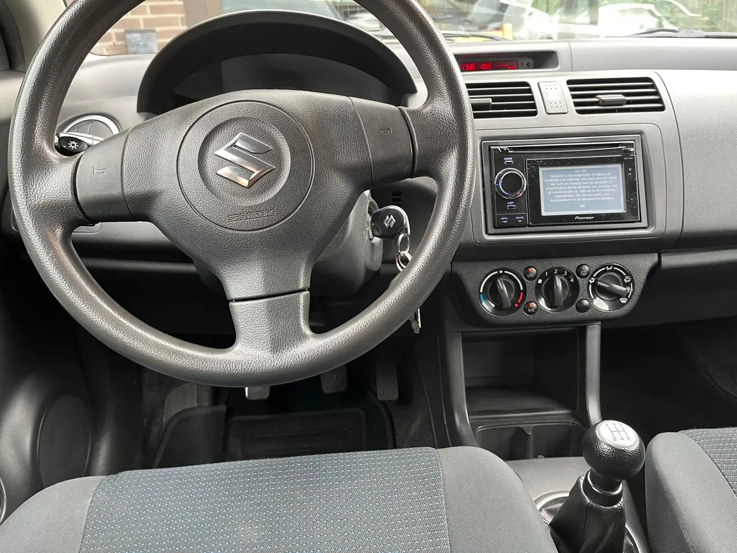 Suzuki Swift 1.3 5-drs. Comfort Airco Nette auto! Gris - 2