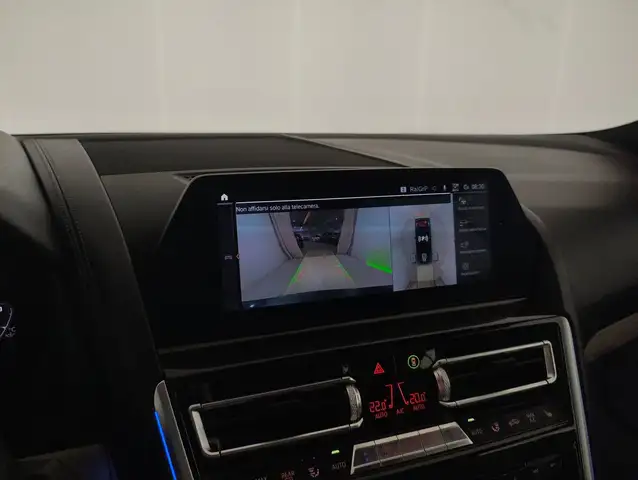 BMW 8 Series view 13