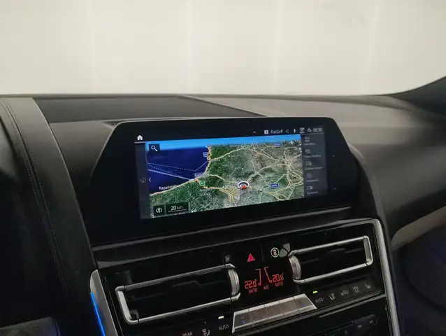 BMW 8 Series view 12