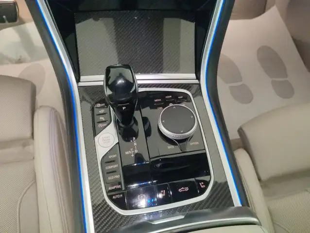 BMW 8 Series view 9
