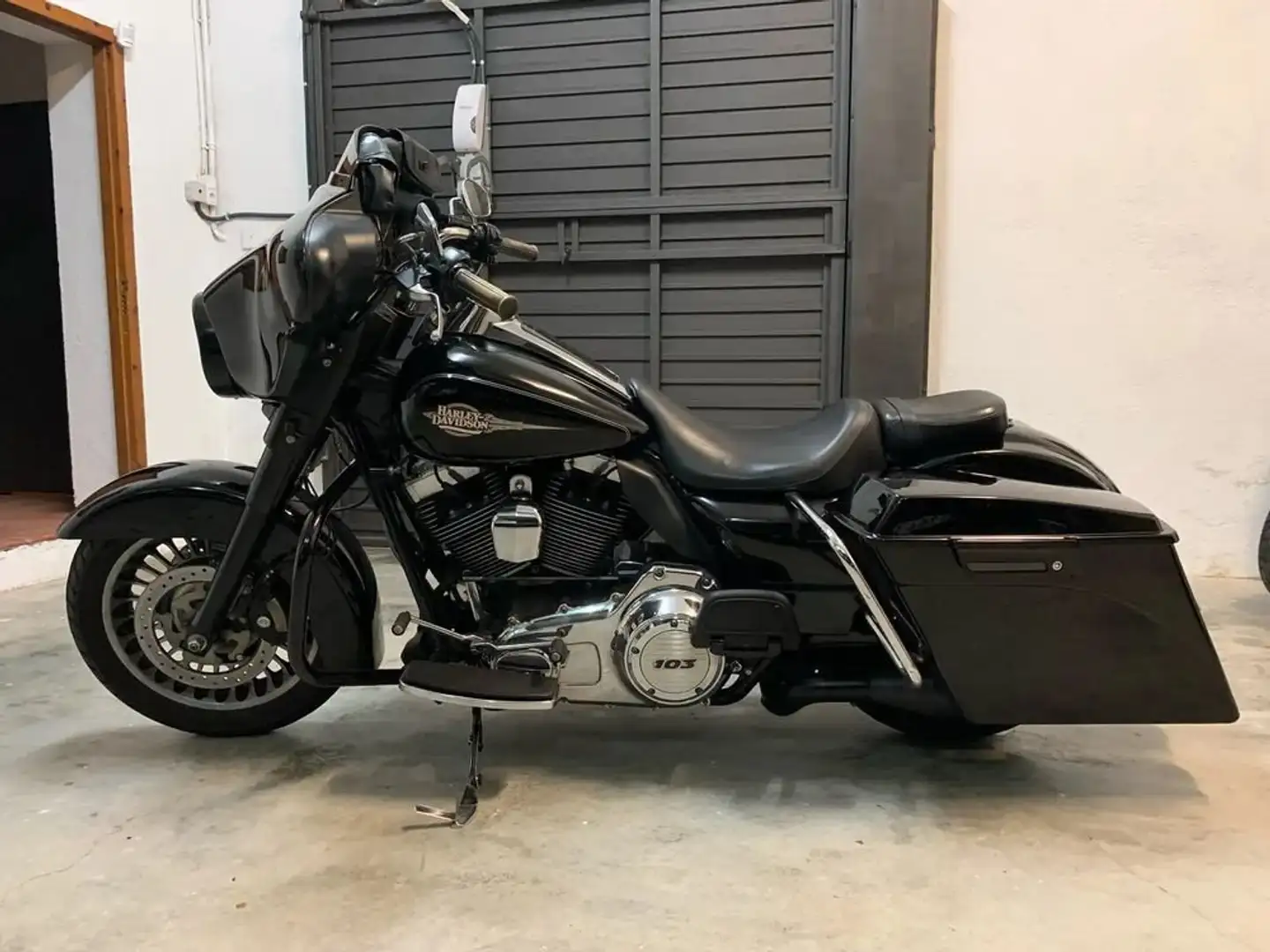 Harley-Davidson Street Glide - 1
