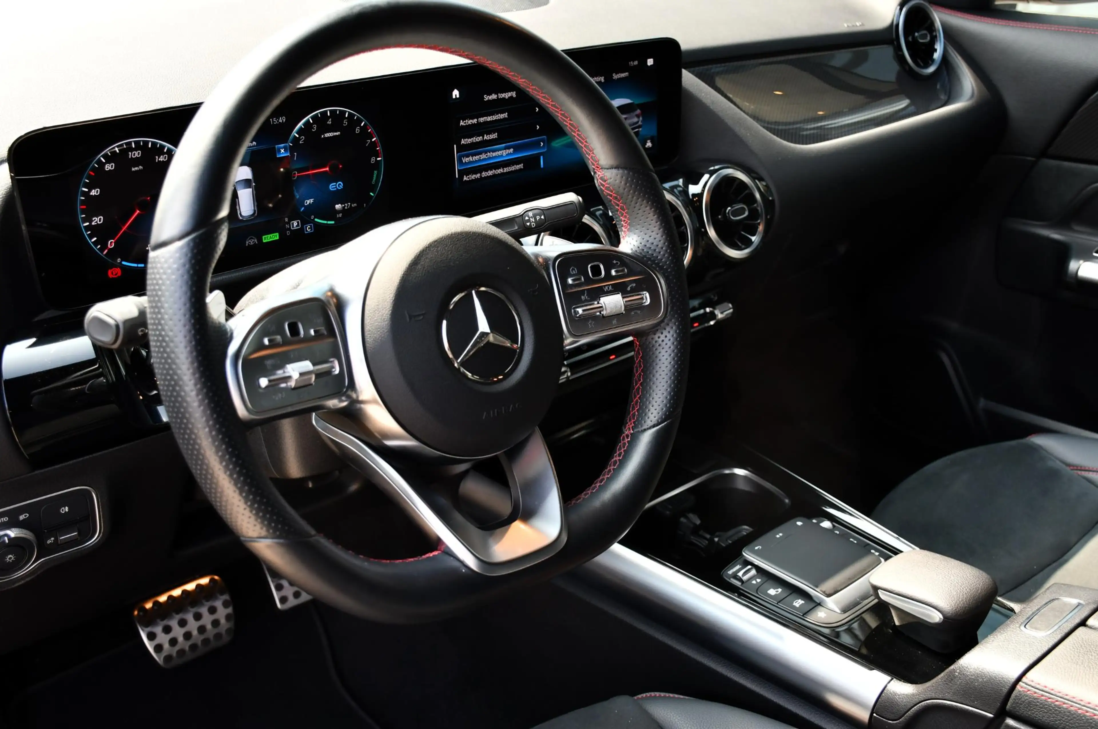 Mercedes-Benz GLA 250 e AMG Line — photo 5