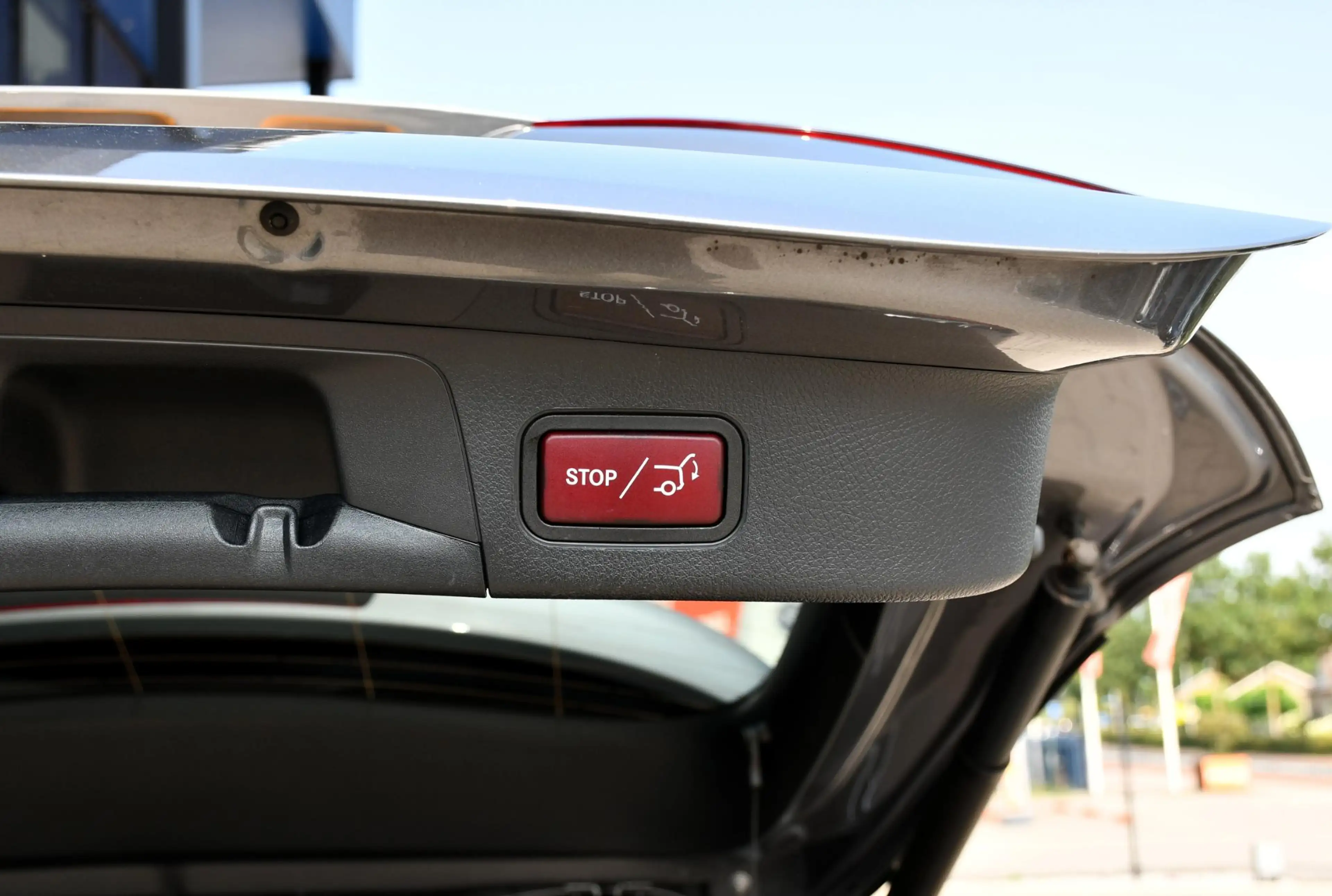 Mercedes-Benz GLA 250 e AMG Line — photo 12