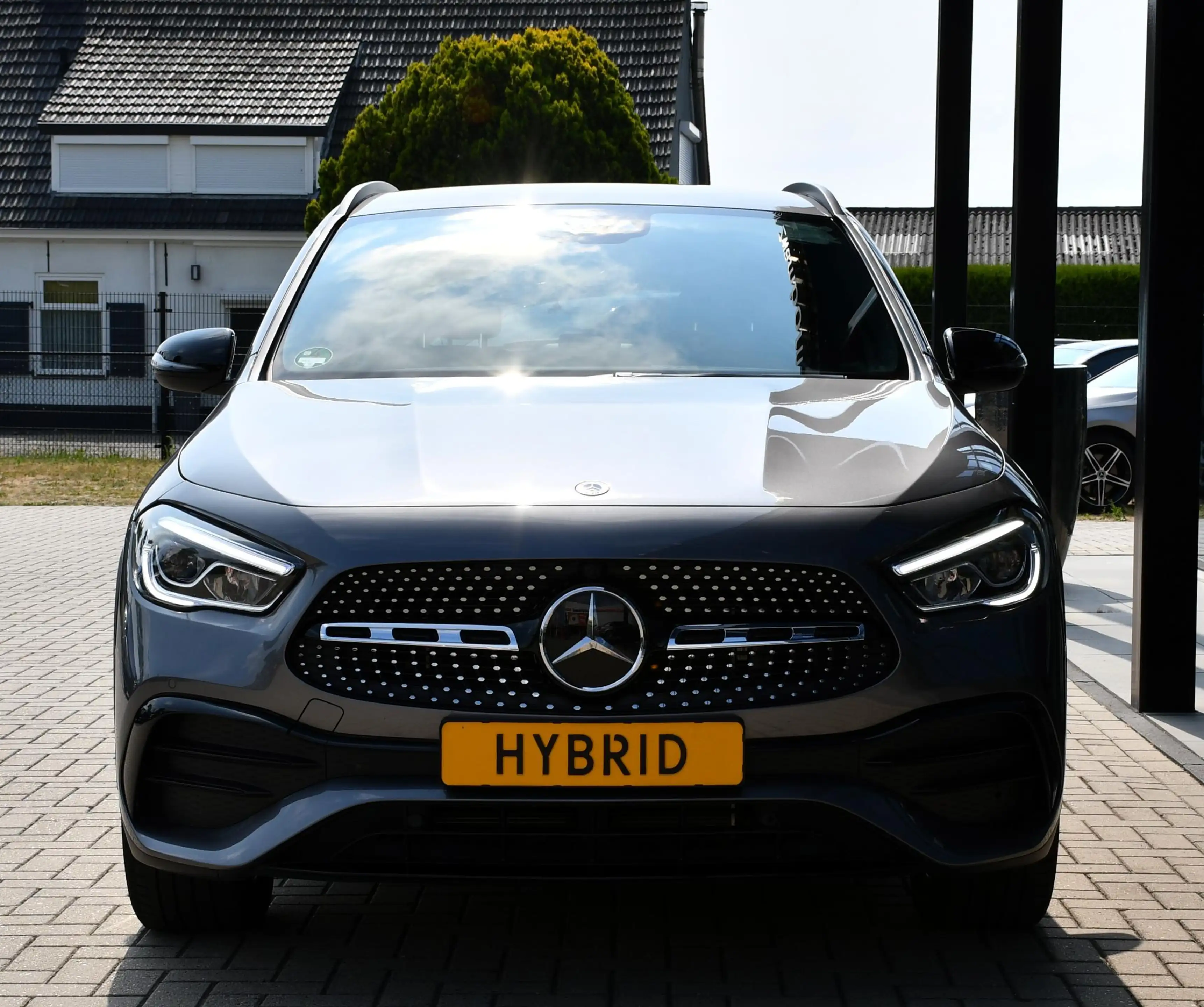 Mercedes-Benz GLA 250 e AMG Line — photo 21