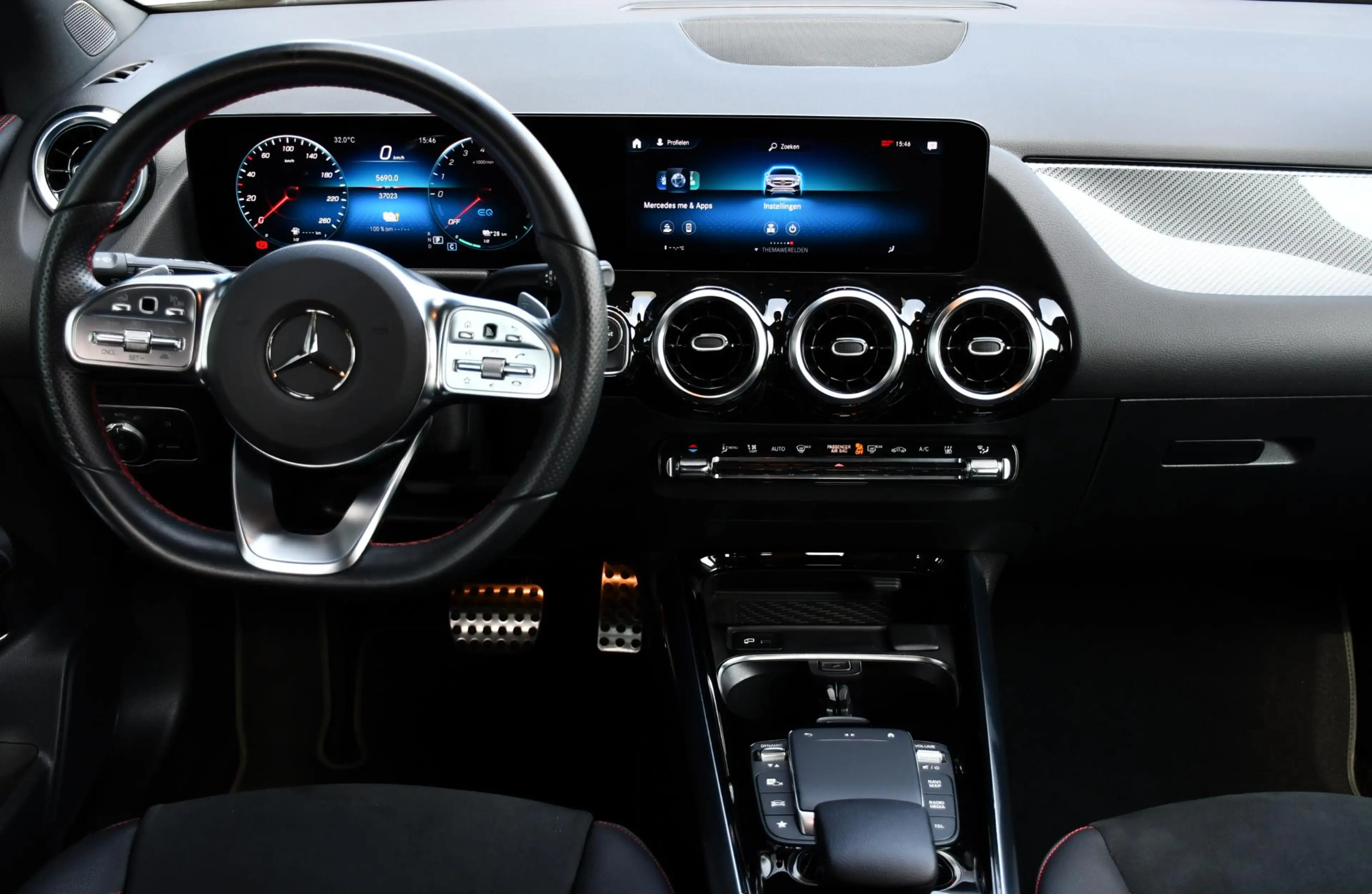 Mercedes-Benz GLA 250 e AMG Line — photo 8