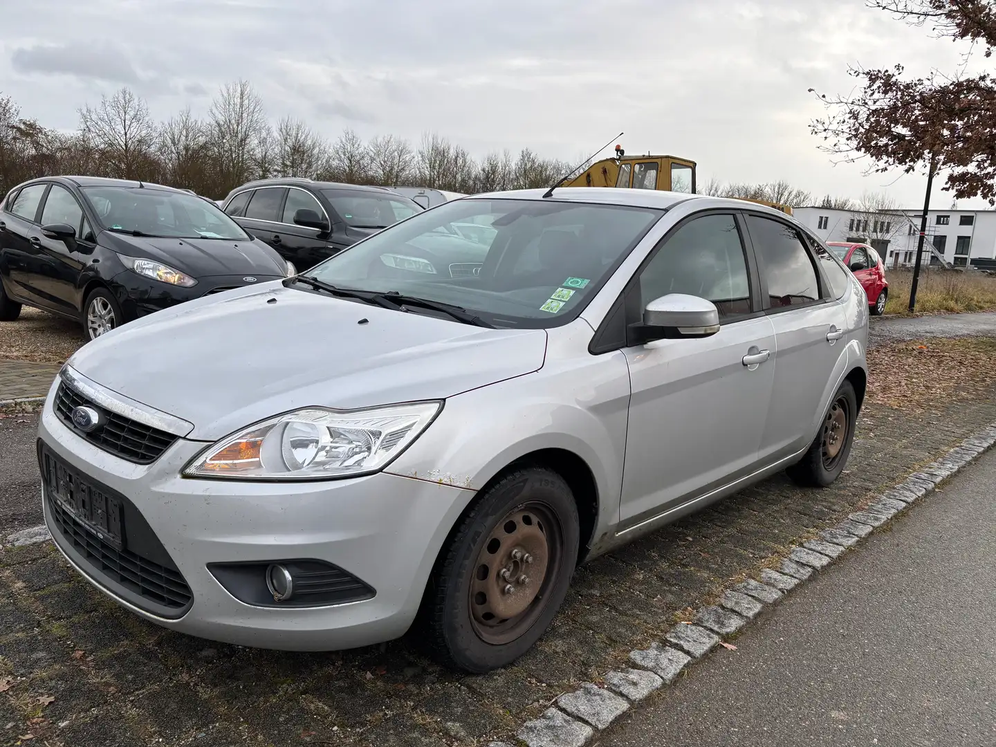 Ford Focus Focus Fließheck  5-Türer 1.6 16V !! Klima !! Silber - 2