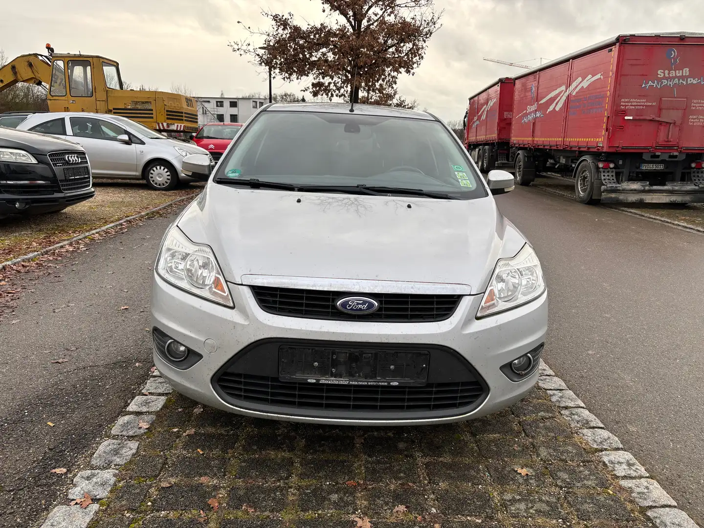 Ford Focus Focus Fließheck  5-Türer 1.6 16V !! Klima !! Silber - 1