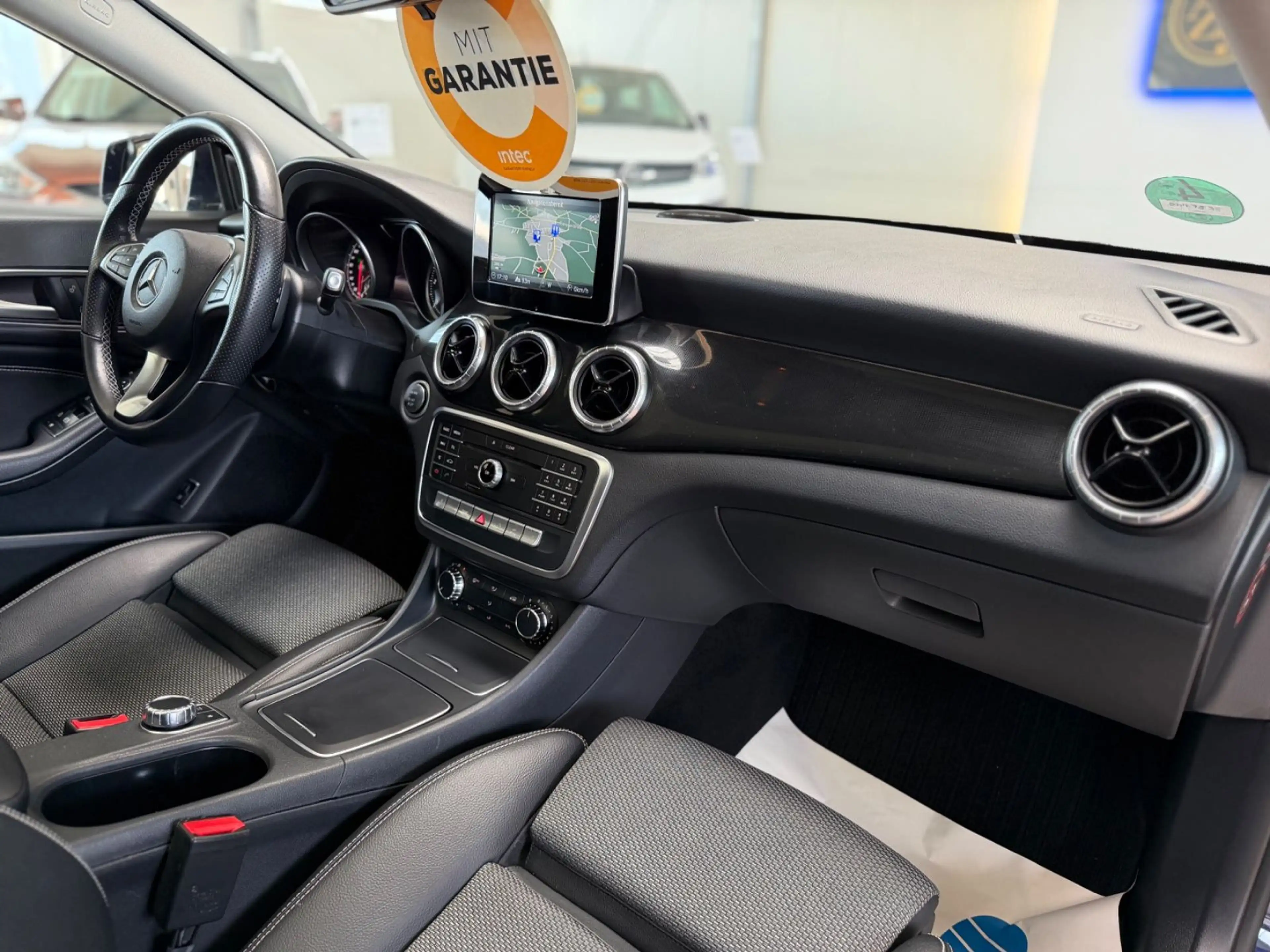 Mercedes-Benz CLA 220 d Sport Automatik*GARANTIE*PANORAMA*2HAND — photo 13