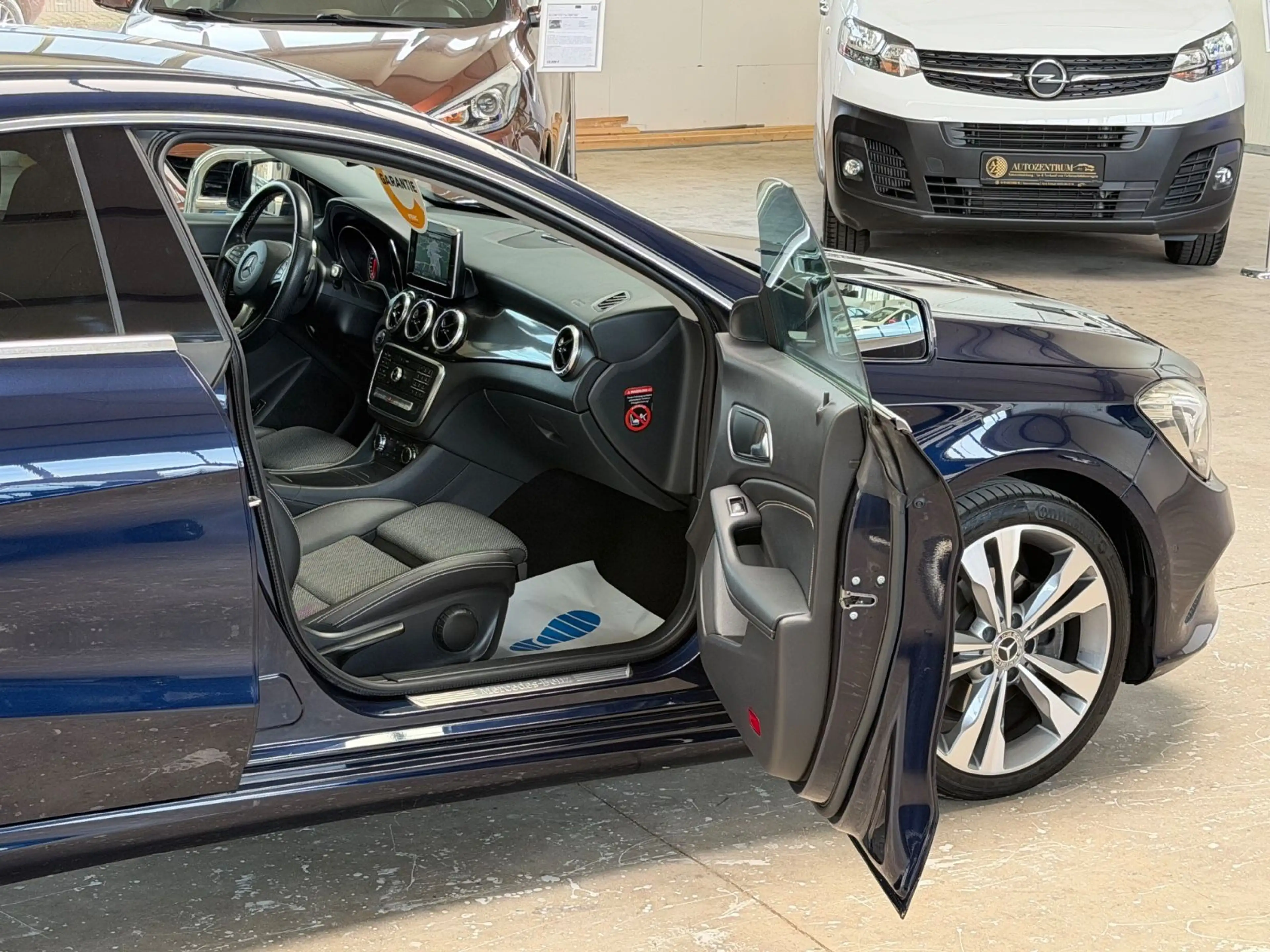 Mercedes-Benz CLA 220 d Sport Automatik*GARANTIE*PANORAMA*2HAND — photo 10