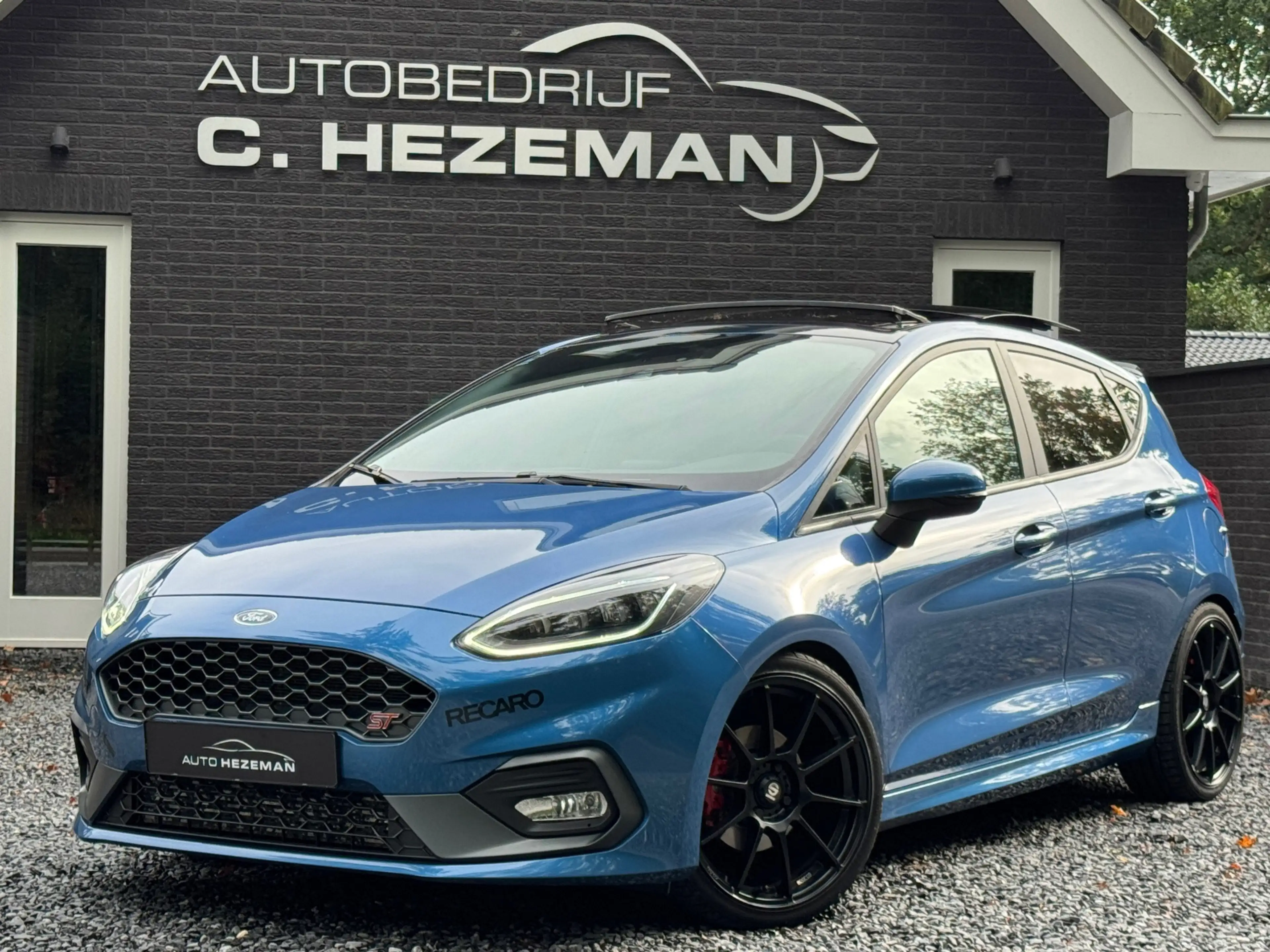 Ford Fiesta 1.5 200PK ST-3 PERF 1E EIGENAAR DEALEROH PANORAMAD