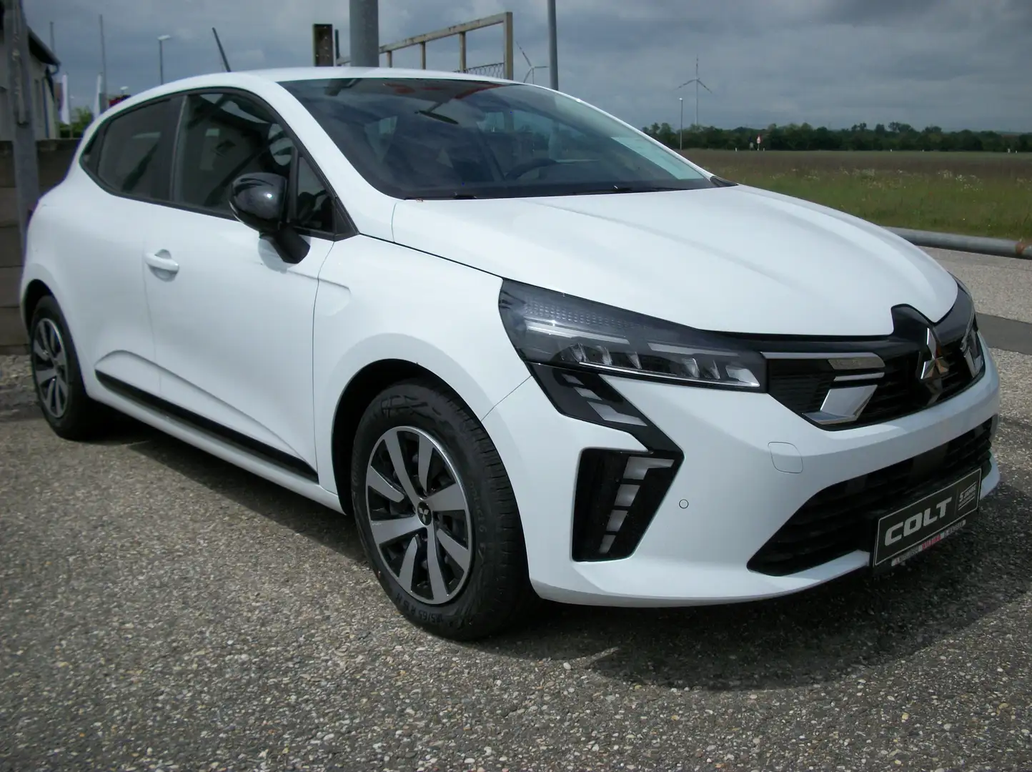 Mitsubishi Colt 1,0MPI Invite C 24 inkl.... Blanco - 1