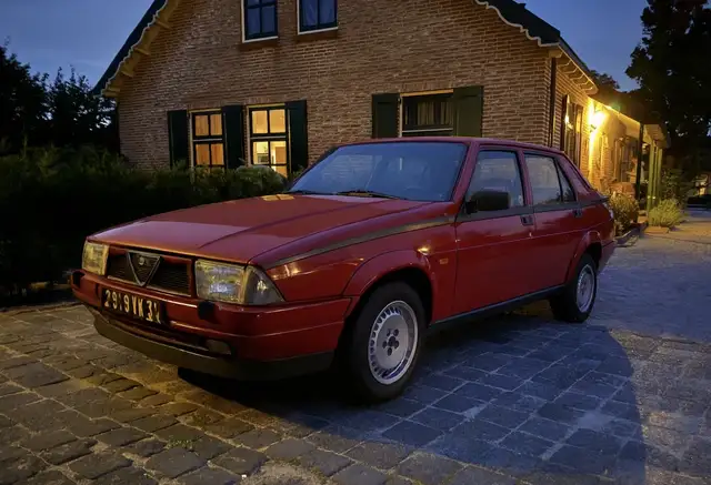 Alfa Romeo 75 1.8 Turbo | Nieuw Interieur | Velgen Gerenoveerd |