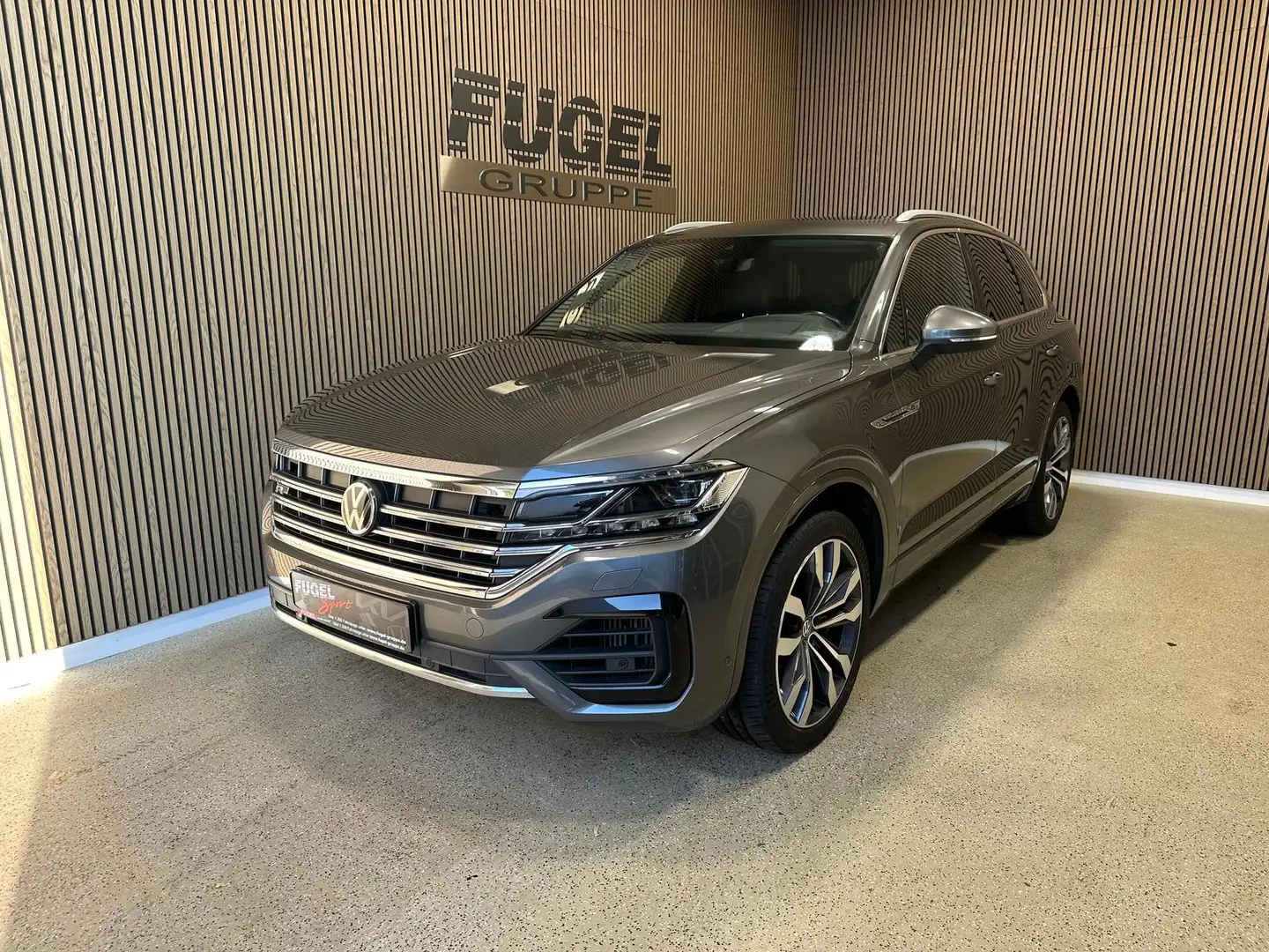 Volkswagen Touareg 4.0 V8 TDI R-Line 4M PANO|AHK|LUFT|Headup|Standhei Gris - 2