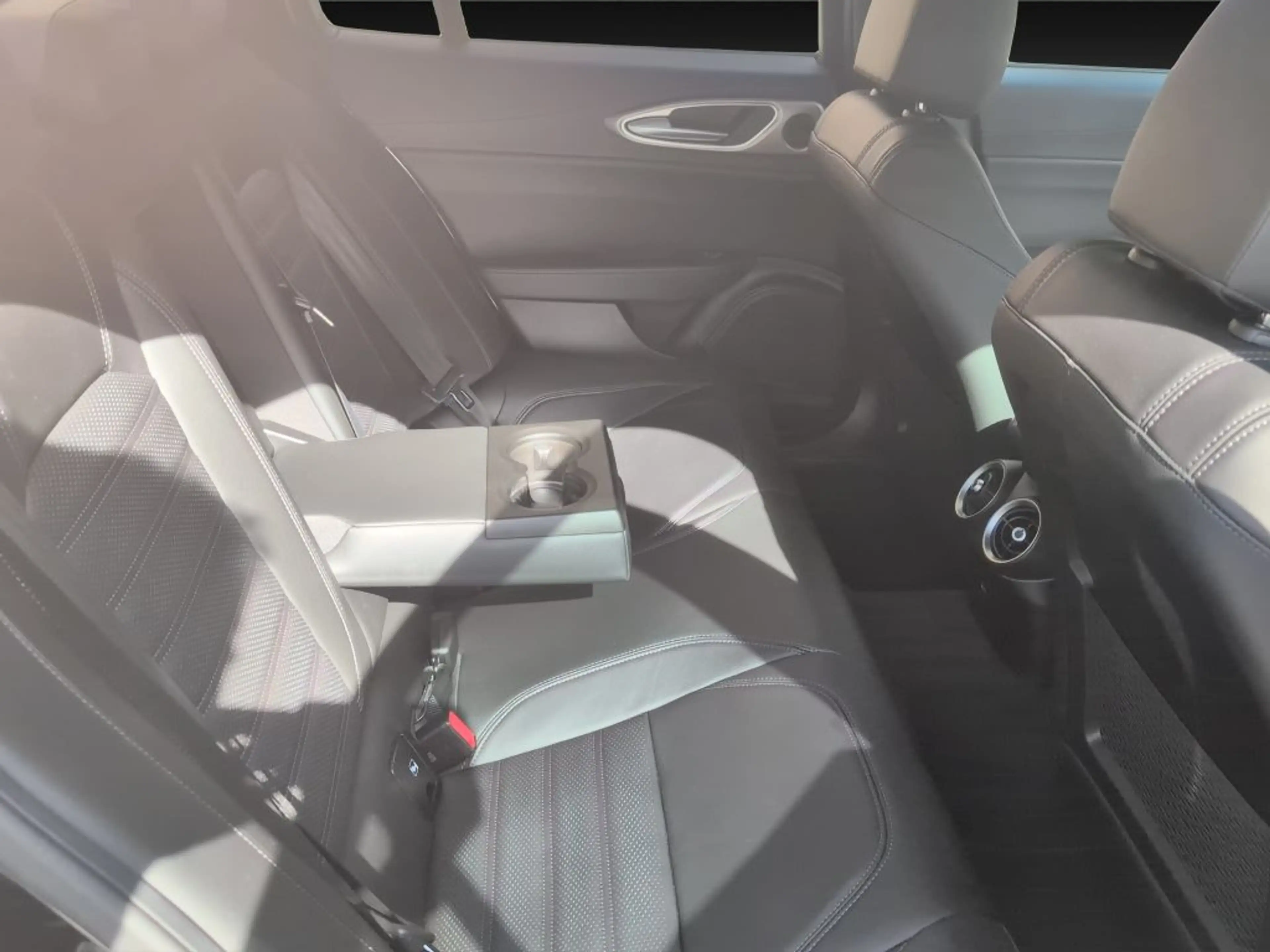 Alfa Romeo Giulia GIULIA 280PS Q4 VELOCE FACELIFT LED MATRIX NAVI — photo 12