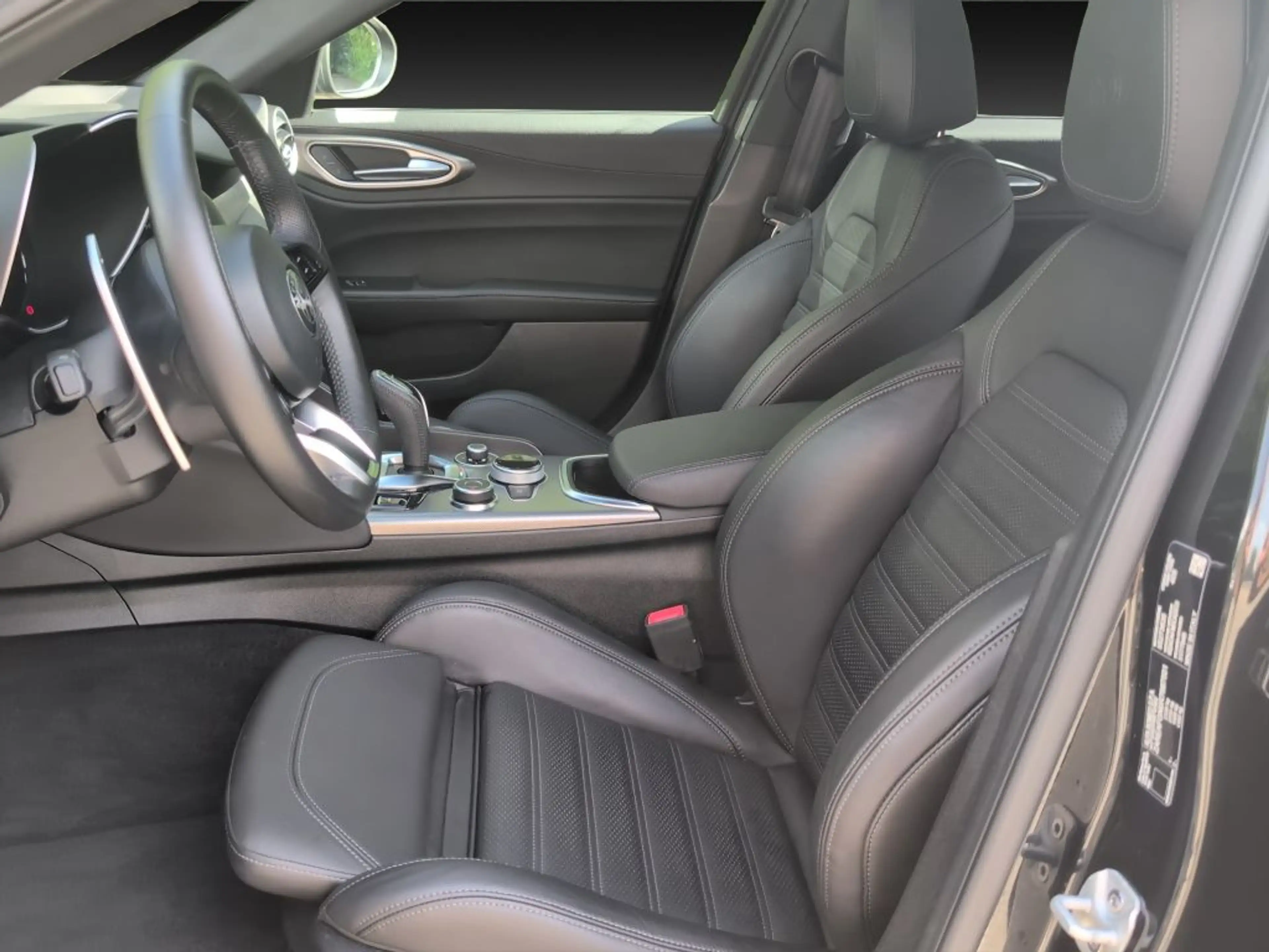 Alfa Romeo Giulia GIULIA 280PS Q4 VELOCE FACELIFT LED MATRIX NAVI — photo 11