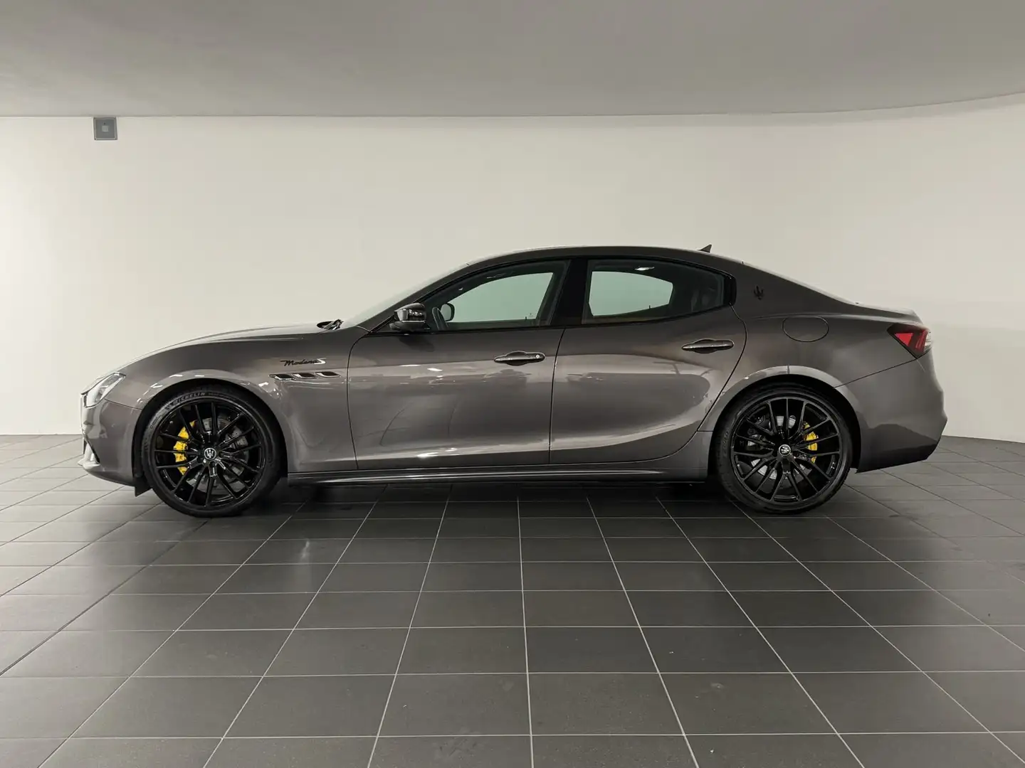 Maserati Ghibli V6 430 CV Q4 Granlusso Gris - 2