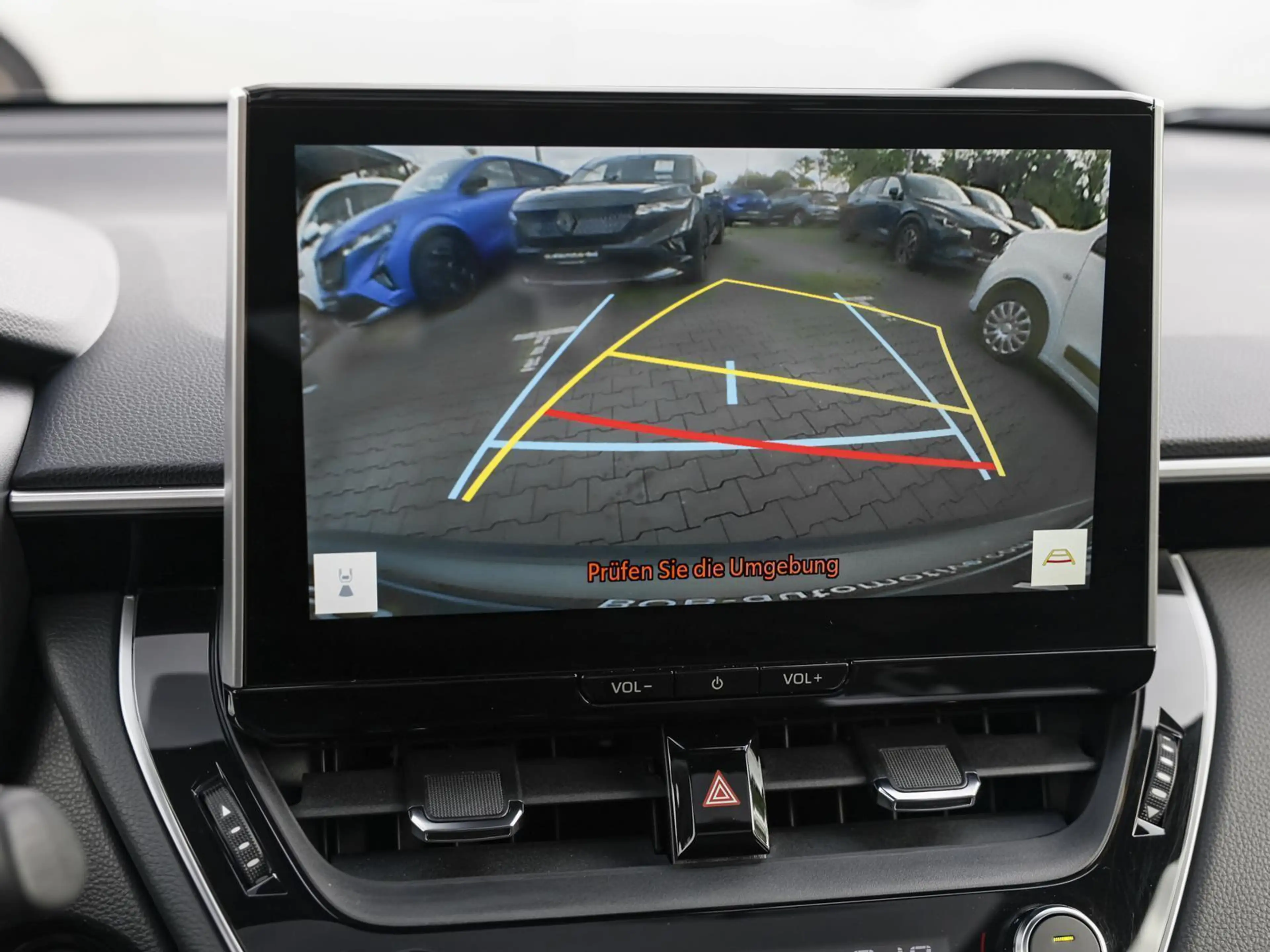 Toyota Corolla Cross Hybrid 4WD Team Deutschland SHZ PANO — photo 14