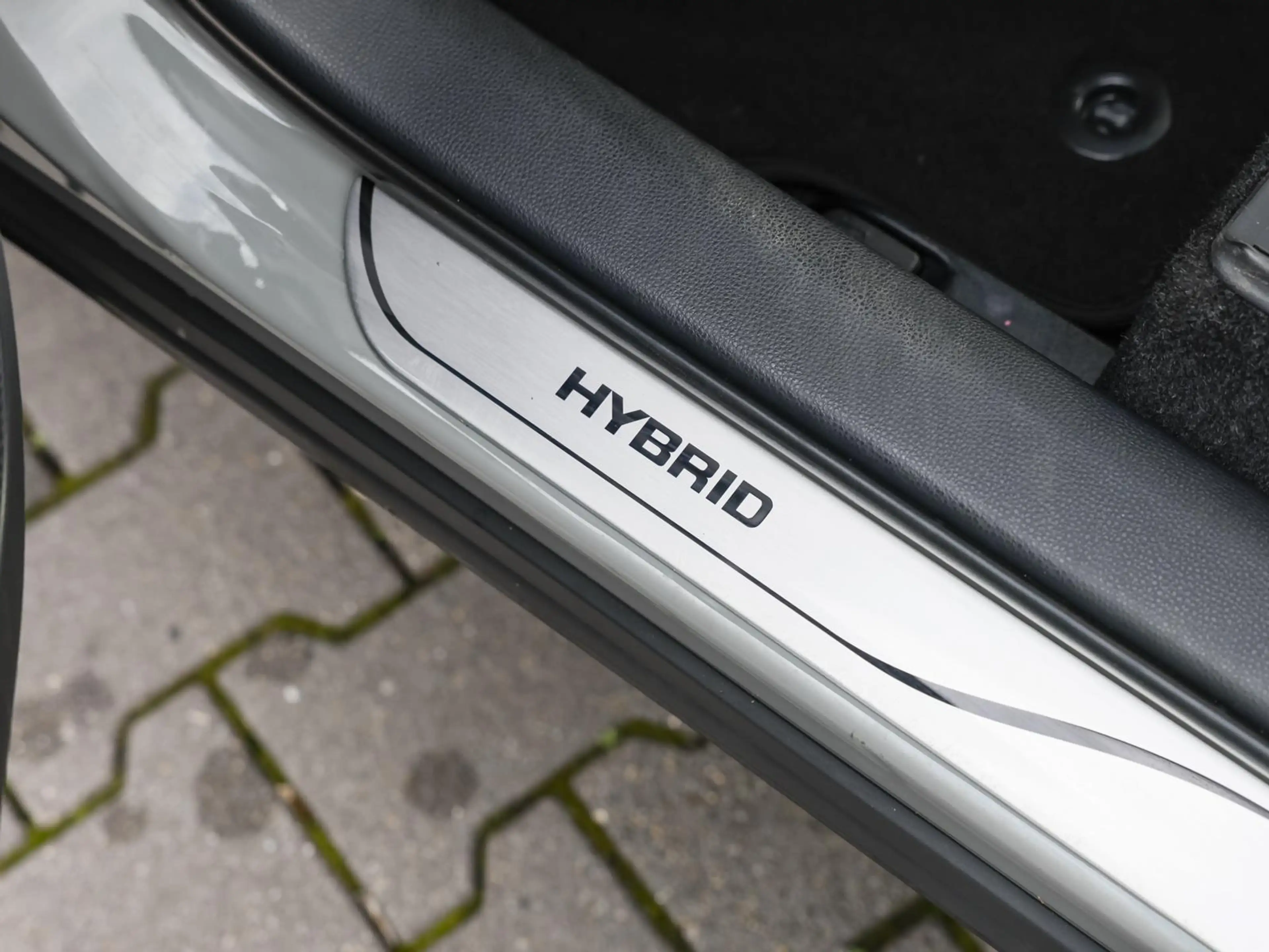 Toyota Corolla Cross Hybrid 4WD Team Deutschland SHZ PANO — photo 10