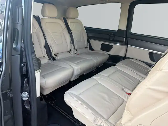 Mercedes-Benz V-Class view 11