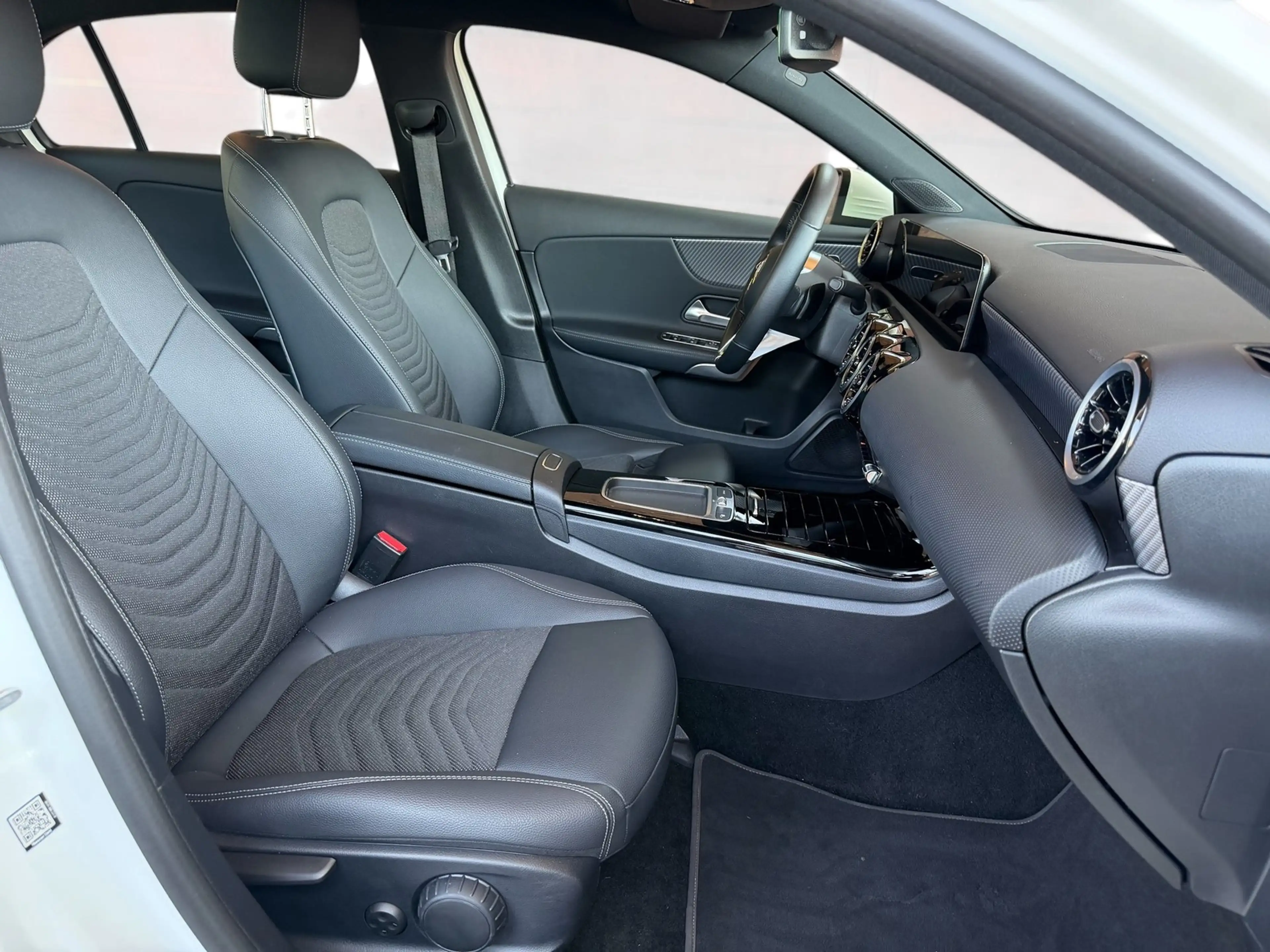 Mercedes-Benz A 180 A 180 Automatik Mild-Hybrid-Technologie — photo 4
