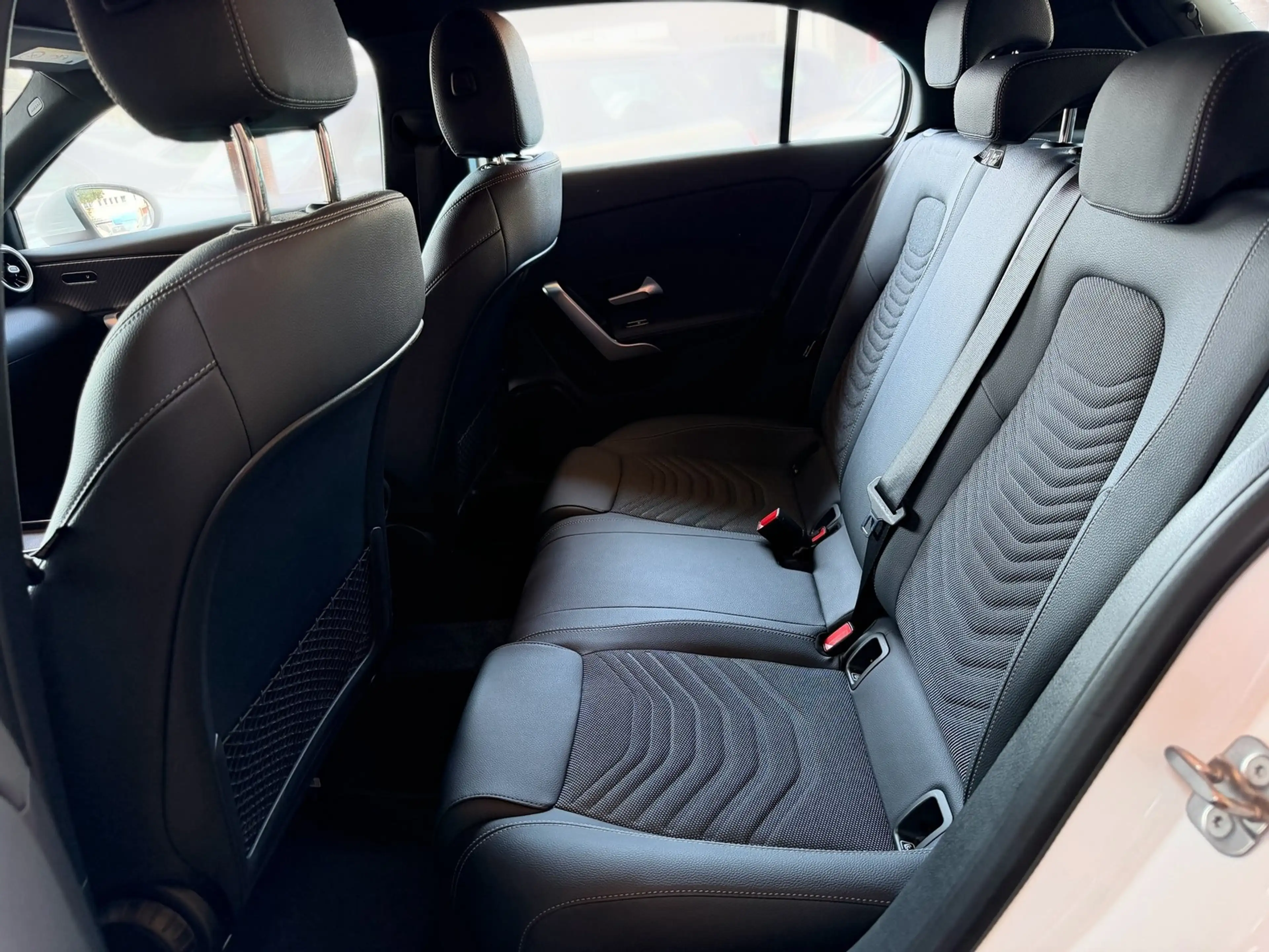Mercedes-Benz A 180 A 180 Automatik Mild-Hybrid-Technologie — photo 8