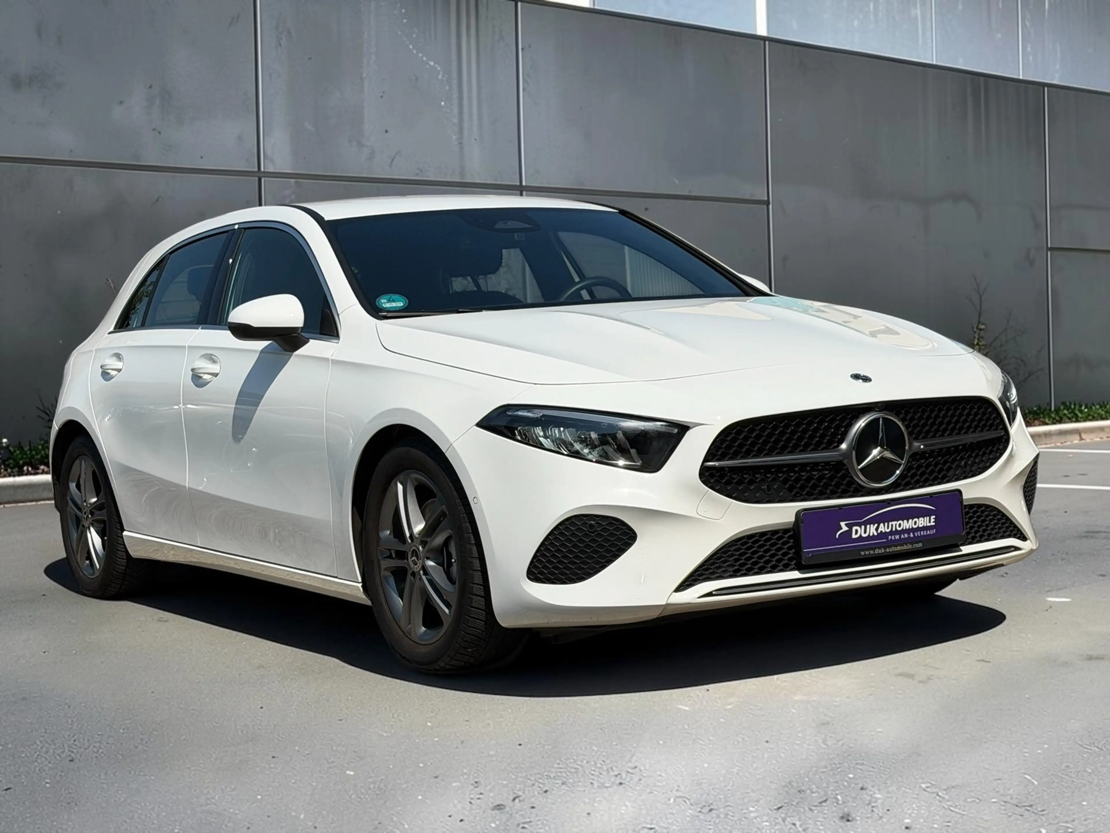 Mercedes-Benz A 180 A 180 Automatik Mild-Hybrid-Technologie — photo 3