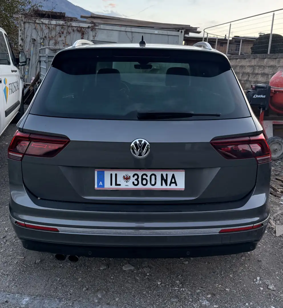 Volkswagen Tiguan 2,0 TSI 4Motion Highline DSG 2x R-Line Pano voll - 2