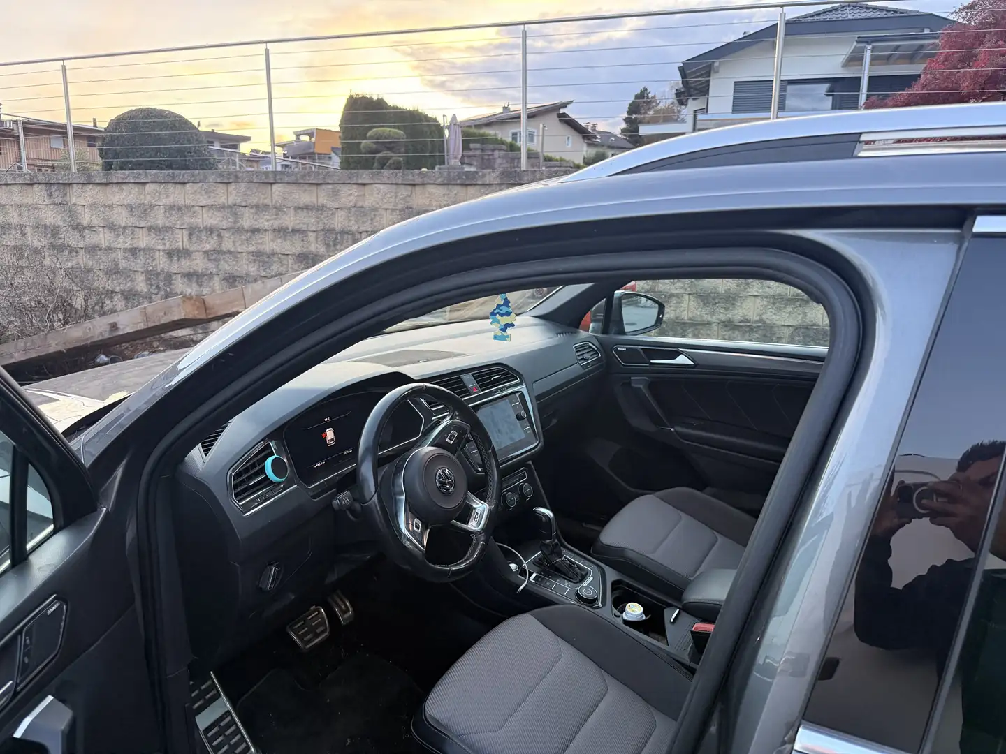 Volkswagen Tiguan 2,0 TSI 4Motion Highline DSG 2x R-Line Pano voll - 1