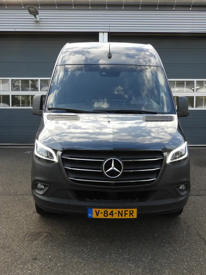 Mercedes-Benz Sprinter 319 3.0 CDI L2H2 AUT | LED | MBUX | 360° | DISTRON Grau - 2