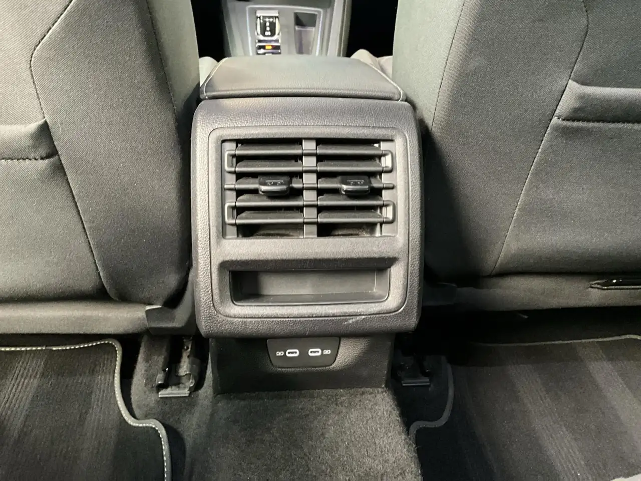 Volkswagen Golf Life+DSG+LED+Digi 18