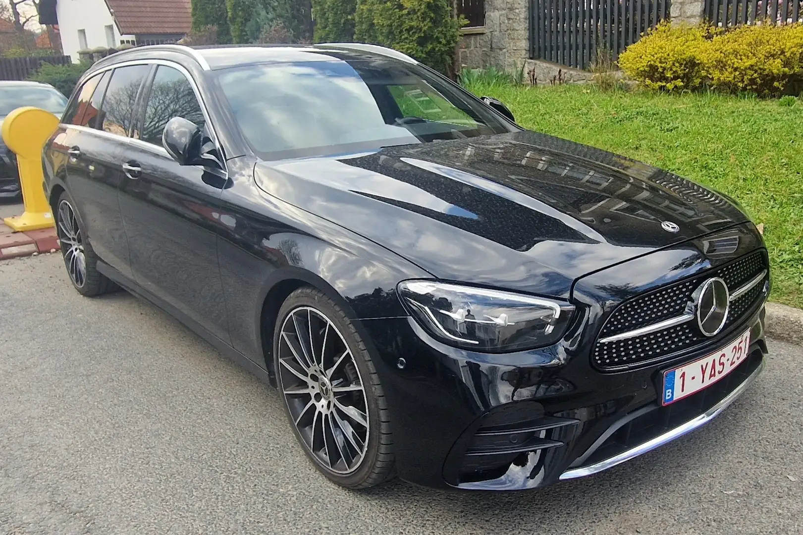 Mercedes-Benz E 220 d T 9G-TRONIC AMG Line - 2