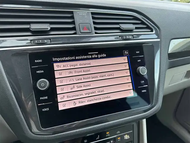 Volkswagen Tiguan view 28