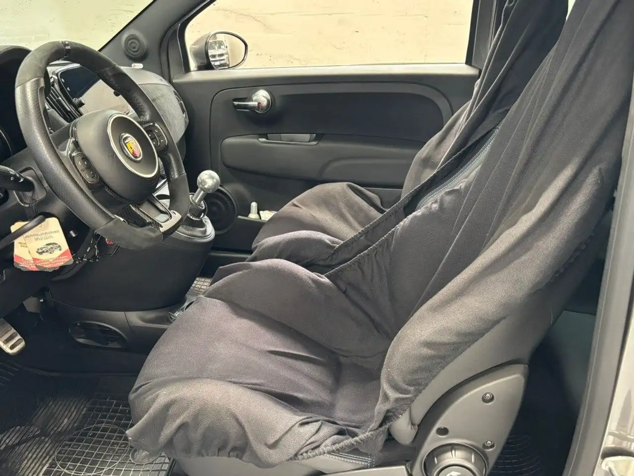 Abarth 695 2023 — фото 10